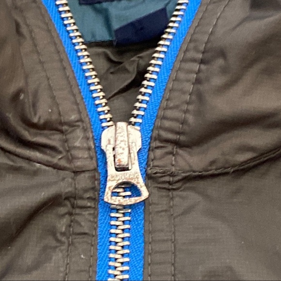 Gap lightweight Windbreaker - Picture 3 of 3
